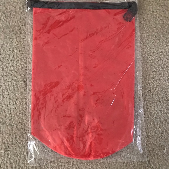 Red Cross Bag - Picture 2 of 2